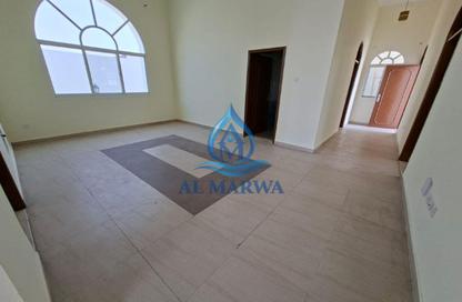 Villa - 3 - 5 for rent in Al Khezamia - Halwan - Sharjah