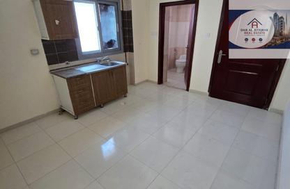 Apartment - Studio - 1 Bathroom for rent in Al Qulaya'ah - Al Sharq - Sharjah Apartment - Studio - 1 Bathroom for rent in Al Qulaya'ah - Al Sharq - Sharjah