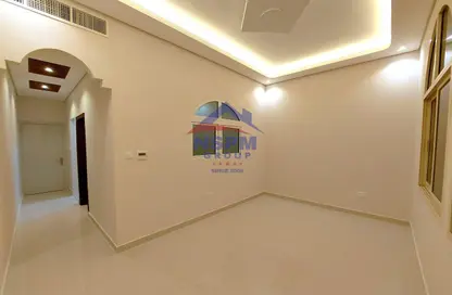 شقة - غرفة نوم - 1 حمام للايجار في هضبة الزعفرانة - منطقة المرور - أبوظبي