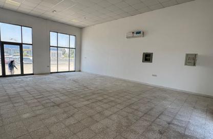 Warehouse - Studio - 2 Bathrooms for rent in Mussafah Industrial Area - Mussafah - Abu Dhabi