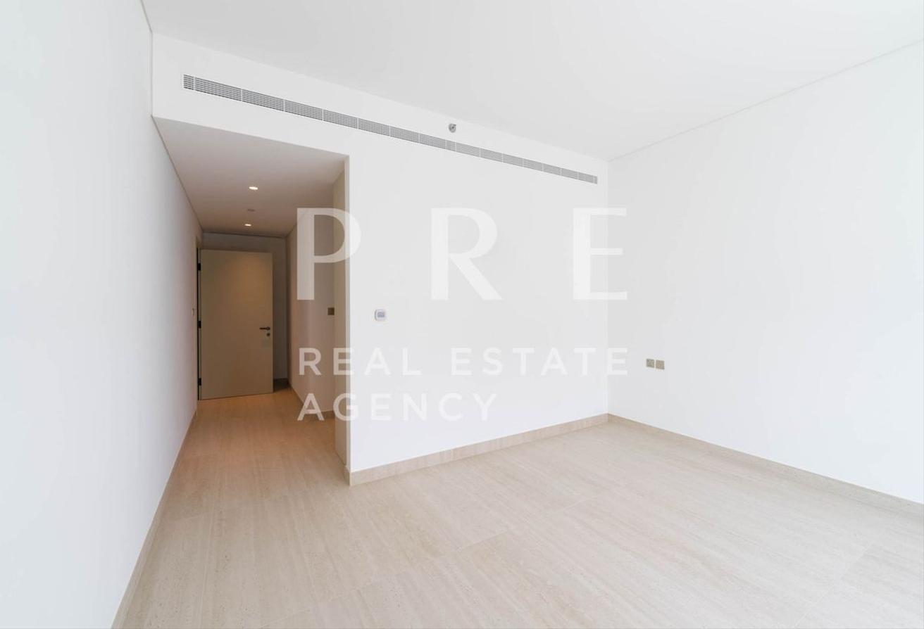Stunning 2 bed + Maids | Corner Layout | Serenia photo 6