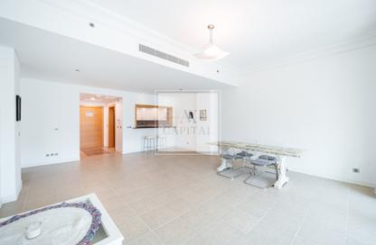 Apartment - 1 - 2 for sale in Jash Hamad - Shoreline Apartments - Palm Jumeirah - Dubai