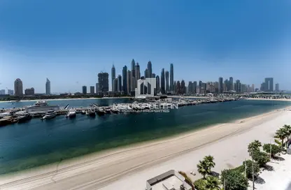 Apartment - 3 Bedrooms - 4 Bathrooms for sale in Palace Beach Residence Tower 1 - Palace Beach Residence - EMAAR Beachfront - Dubai Harbour - Dubai