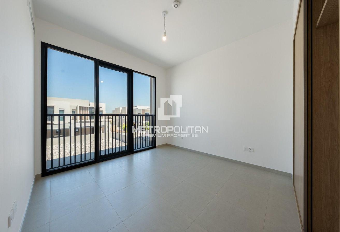 Brand New | Ready to Move In | Spacious Layout photo 11