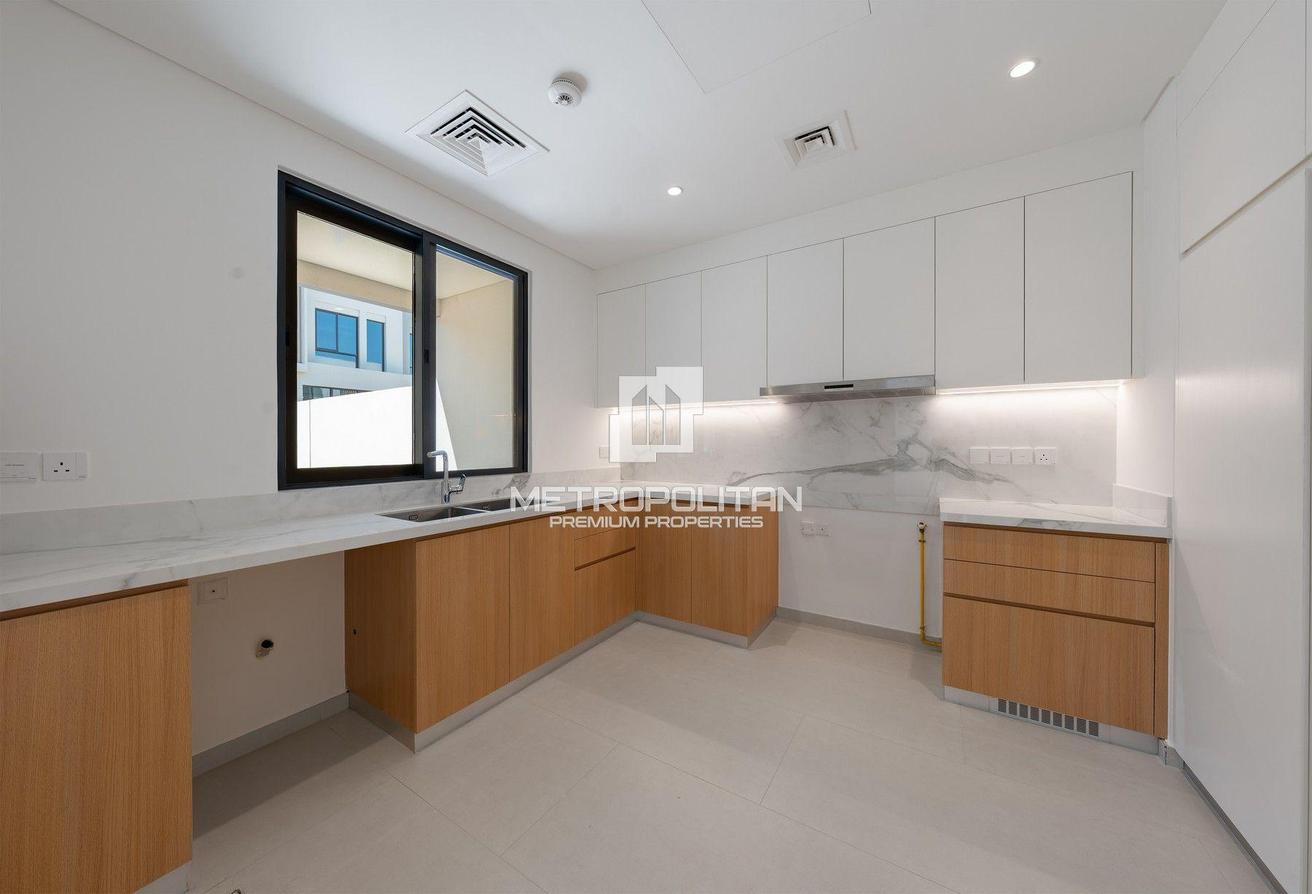 Brand New | Ready to Move In | Spacious Layout photo 5