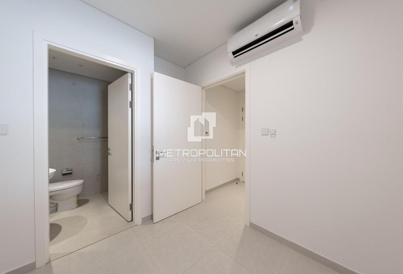Brand New | Ready to Move In | Spacious Layout photo 10
