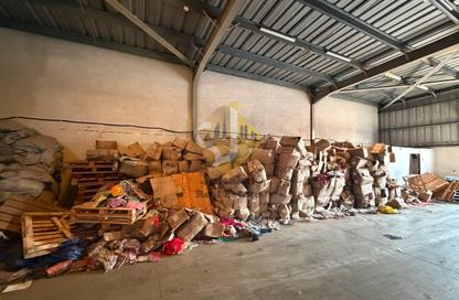 Warehouse - Studio - 1 Bathroom for rent in Umm Ramool 109 - Umm Ramool - Dubai