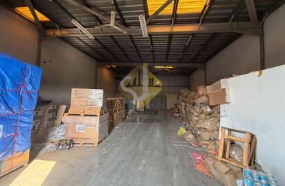 Warehouse - Studio - 1 Bathroom for rent in Umm Ramool 109 - Umm Ramool - Dubai