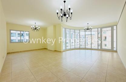 Apartment - 2 Bedrooms - 3 Bathrooms for rent in Blue Waves Residence - Al Mankhool - Bur Dubai - Dubai