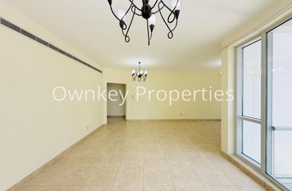 Apartment - 2 Bedrooms - 3 Bathrooms for rent in Blue Waves Residence - Al Mankhool - Bur Dubai - Dubai