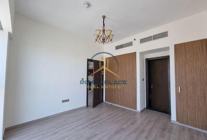104243646 - Property Image 3