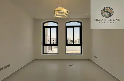 Villa - 5 Bedrooms - 7 Bathrooms for rent in Al Aweer 1 - Al Aweer - Dubai