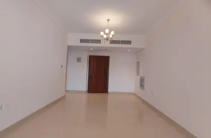 شقة - غرفة نوم - 2 حمامات للايجار في الفلاح - تجارية مويلح - الشارقة