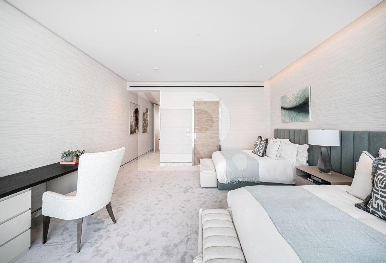 Exquisite Private Home by Award-Winning Designer photo 9