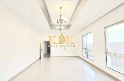 Villa - 4 - 6 for rent in Nad Al Sheba 4 - Nad Al Sheba - Dubai Villa - 4 - 6 for rent in Nad Al Sheba 4 - Nad Al Sheba - Dubai