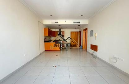 Apartment - 1 Bedroom - 2 Bathrooms for rent in The Springs Tower - Dubai Silicon Oasis - Dubai