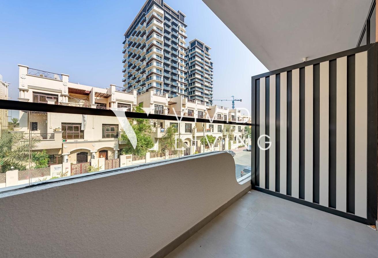 Vacant | Fully Furnished | Road View photo 10