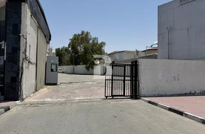 Land - Studio for rent in Umm Ramool - Dubai