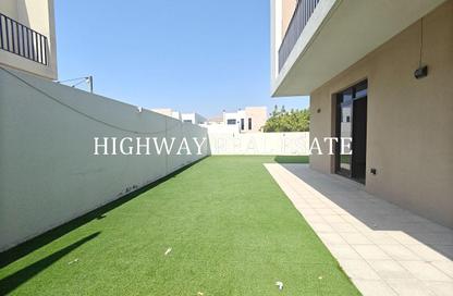 Townhouse - 4 - 5 for rent in Nasma Residence - Al Tai - Sharjah