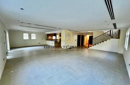 Villa - 4 - 5 for sale in District 4 - Jumeirah Park - Dubai