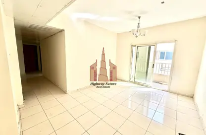 Apartment - 3 Bedrooms - 2 Bathrooms for rent in Muwaileh 29 Building - Muwaileh - Sharjah