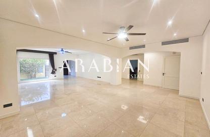 Villa - 4 Bedrooms - 5 Bathrooms for rent in Meadows 9 - Meadows - Dubai