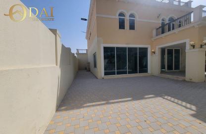 Villa - 4 - 5 for rent in Jumeirah Park - Dubai