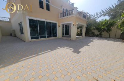 Villa - 4 - 5 for rent in Jumeirah Park - Dubai