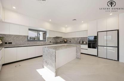 Villa - 7 Bedrooms - 7 Bathrooms for rent in Signature Villas Frond K - Signature Villas - Palm Jumeirah - Dubai