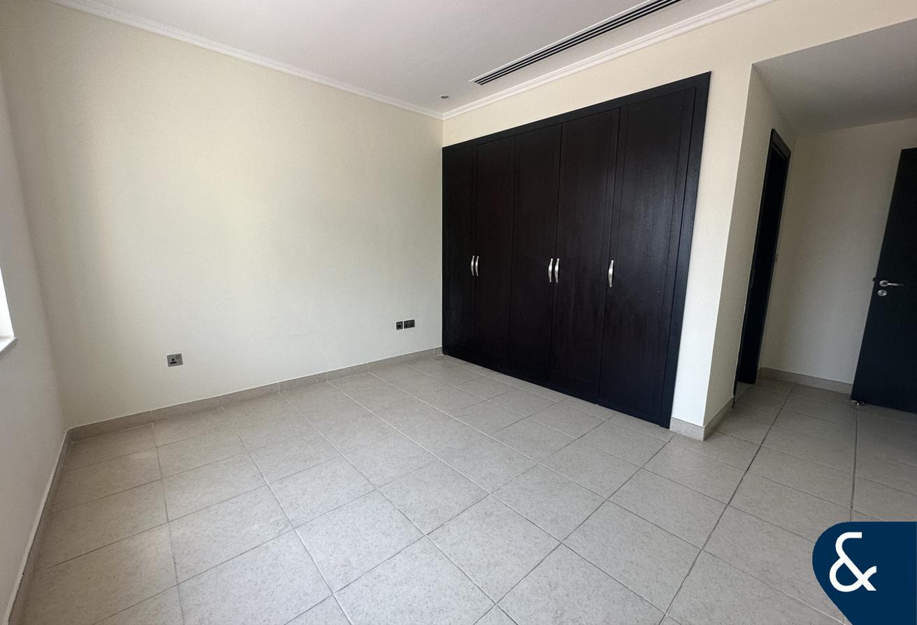 3 Bed Large | Huge Plot | Available July photo 8