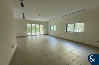 Villa - 3 Bedrooms - 3 Bathrooms for rent in District 5 - Jumeirah Park - Dubai