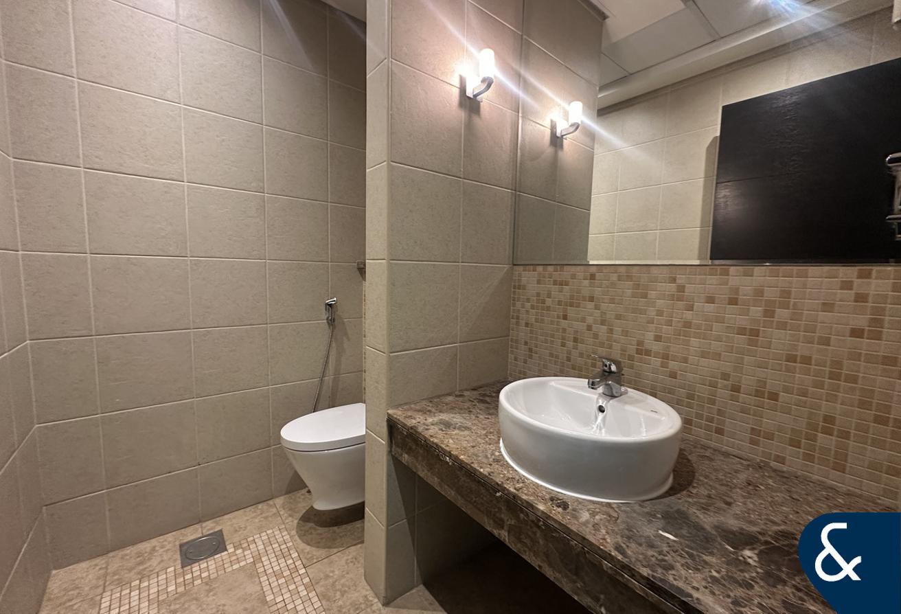 3 Bed Large | Huge Plot | Available July photo 5