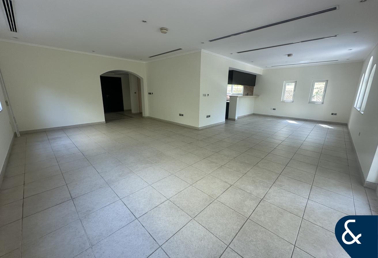 3 Bed Large | Huge Plot | Available July photo 6