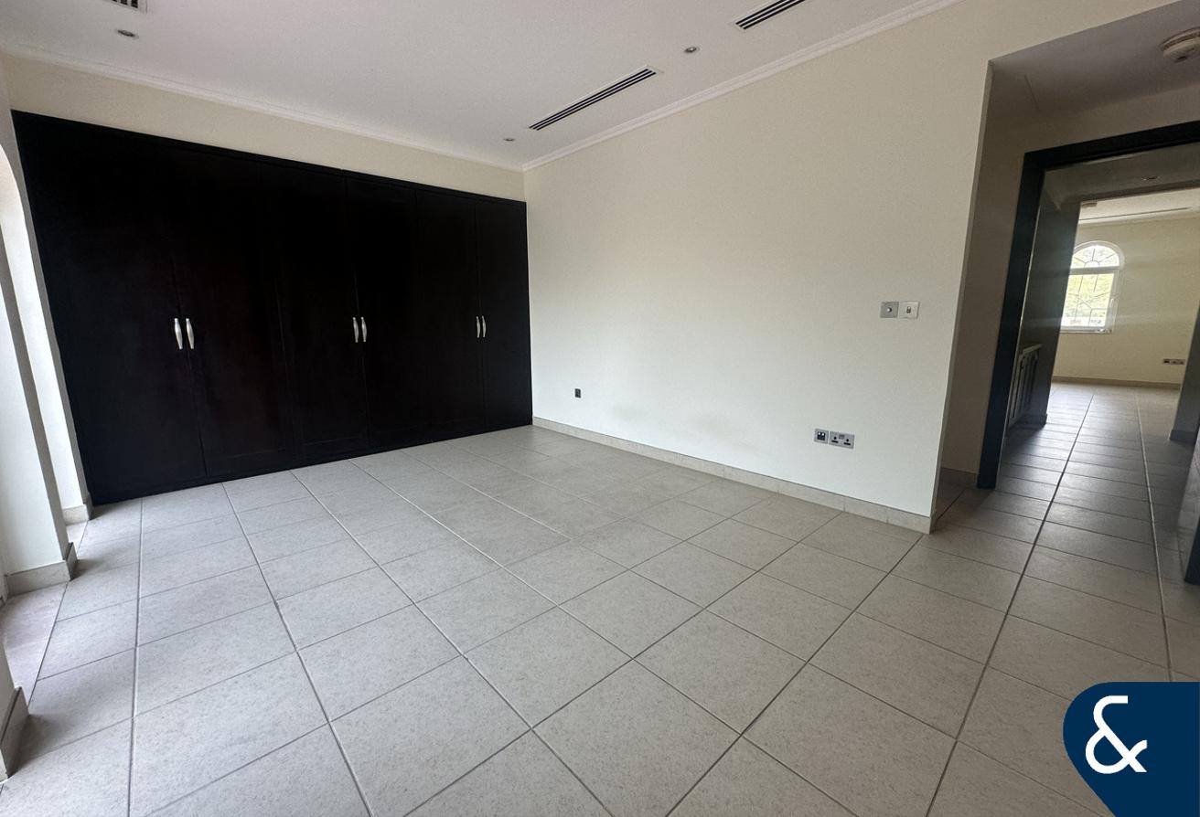 3 Bed Large | Huge Plot | Available July photo 12