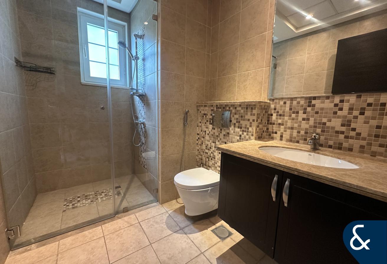 3 Bed Large | Huge Plot | Available July photo 9