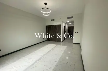 شقة - 1 حمام للايجار في برج روكان C - برج روكان - روكان - دبي لاند - دبي شقة - 1 حمام للايجار في برج روكان C - برج روكان - روكان - دبي لاند - دبي