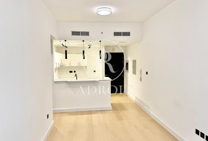 Fully Upgraded 1bedroom with Covered parking