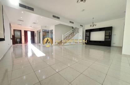 Villa - 4 - 6 for rent in Circle Villas - Jumeirah Village Circle - Dubai