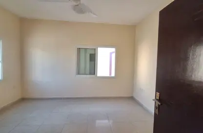 شقة - غرفة نوم - 1 حمام للايجار في بناية البطينة 9 - البطينة - الشارقة