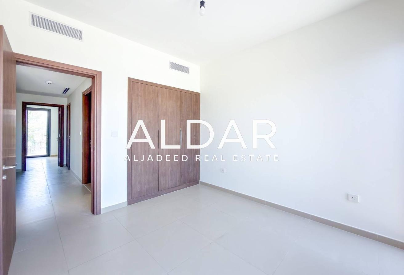 Corner Villa | Prime Location | Luxury Quality photo 13