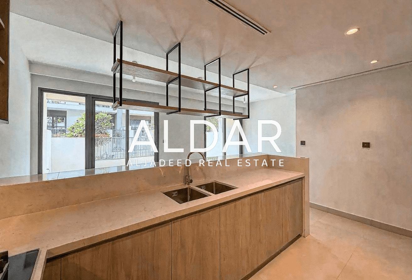 Corner Villa | Prime Location | Luxury Quality photo 5