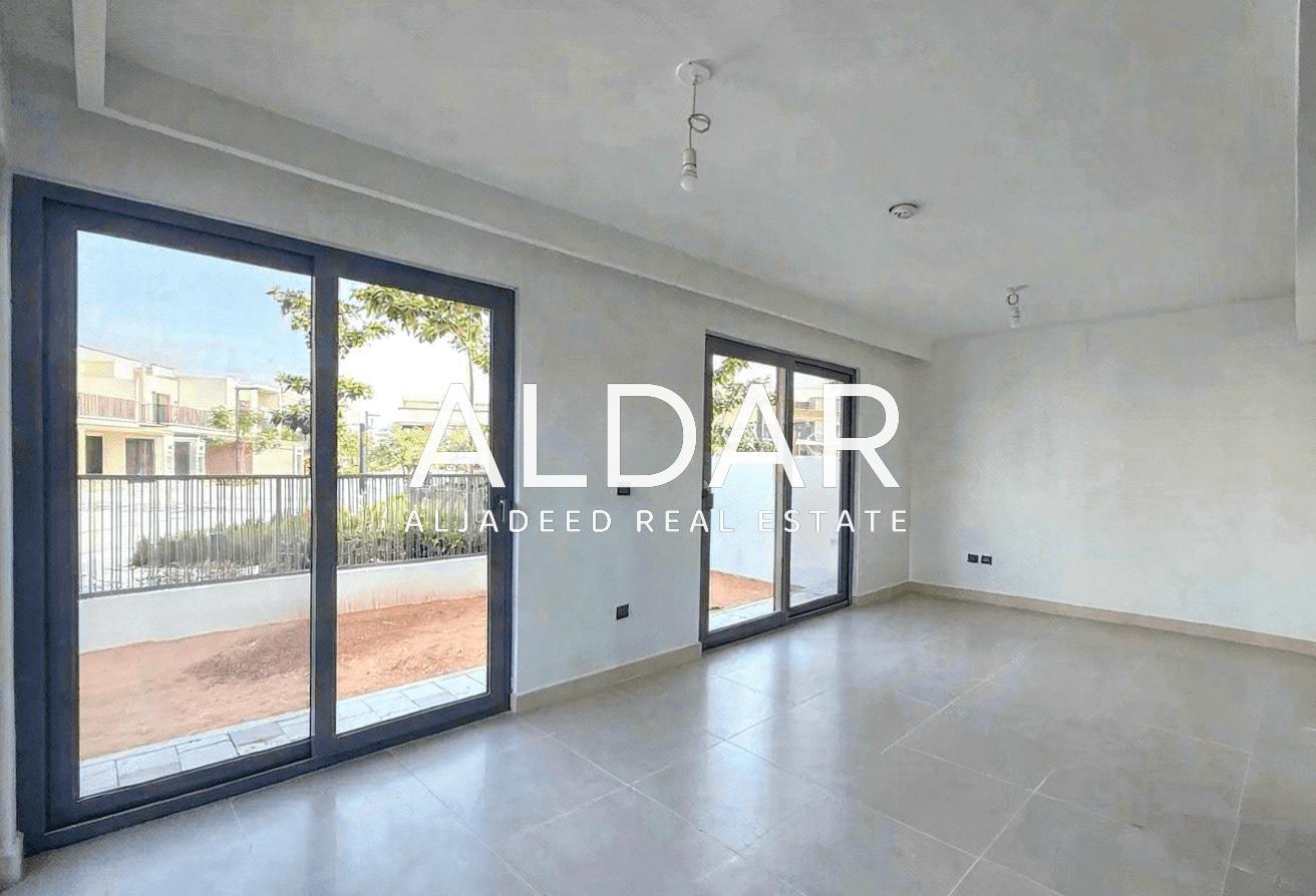 Corner Villa | Prime Location | Luxury Quality photo 4