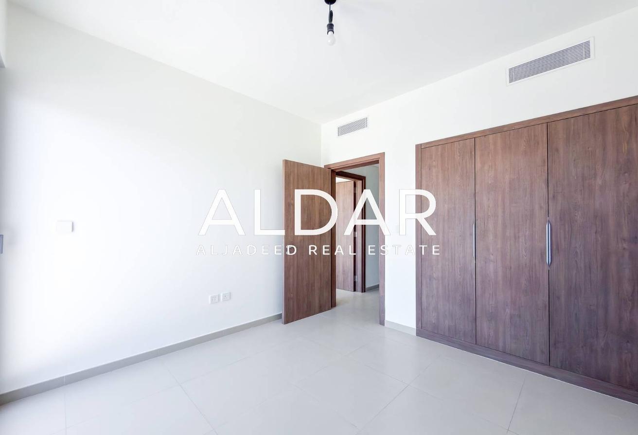 Corner Villa | Prime Location | Luxury Quality photo 10