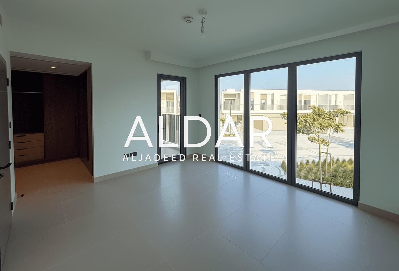 Corner Villa | Prime Location | Luxury Quality photo 6