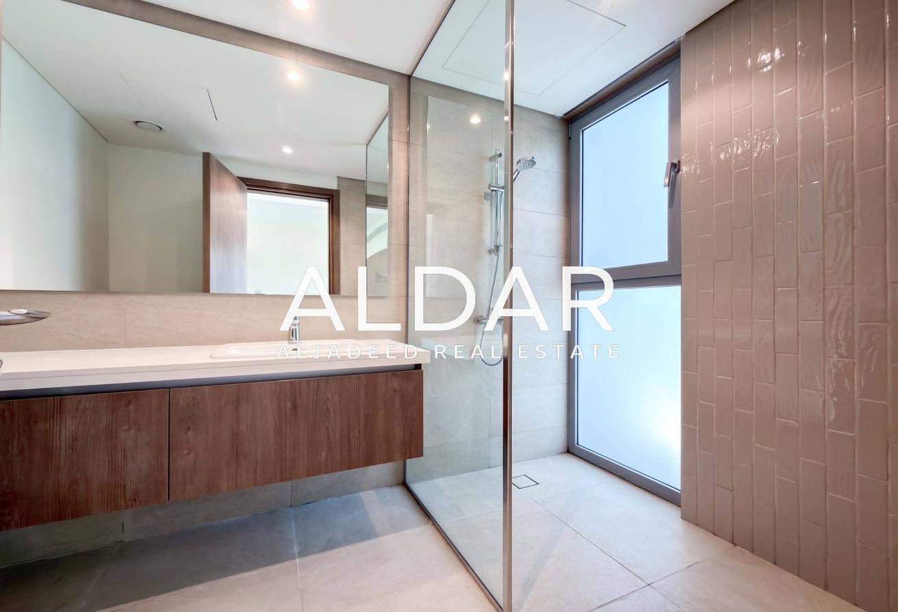 Corner Villa | Prime Location | Luxury Quality photo 15