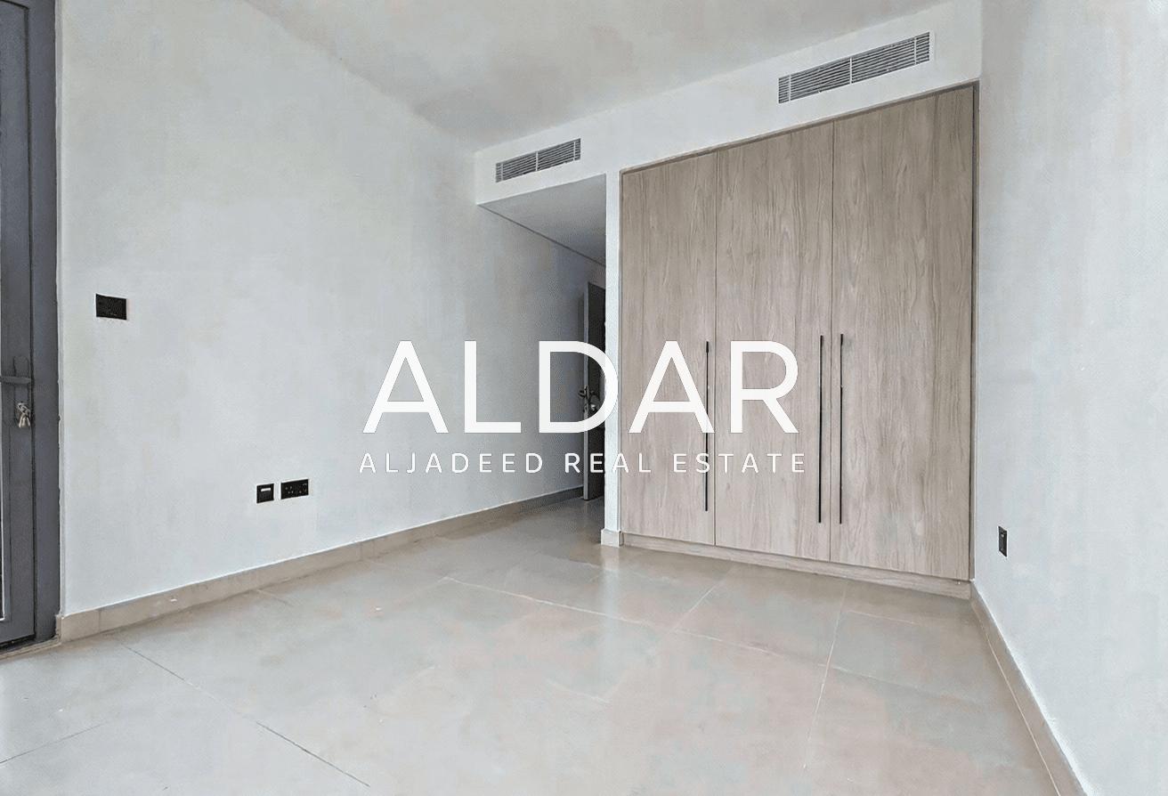 Corner Villa | Prime Location | Luxury Quality photo 7