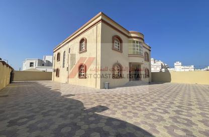 Villa - 7+ - 7+ for rent in Downtown Fujairah - Fujairah