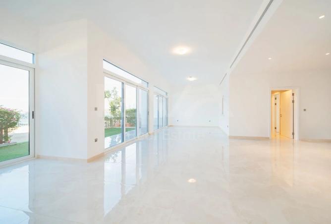 107750418 - Property Image 2