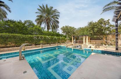 Villa - 6 - 7 for rent in Sector H - Emirates Hills - Dubai