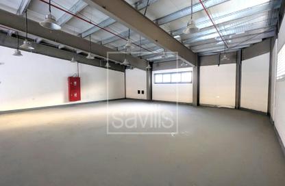 Warehouse - Studio for rent in Al Sajaa - Sharjah